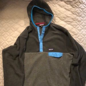 Men’s Patagonia Synchilla hooded fleece pullover